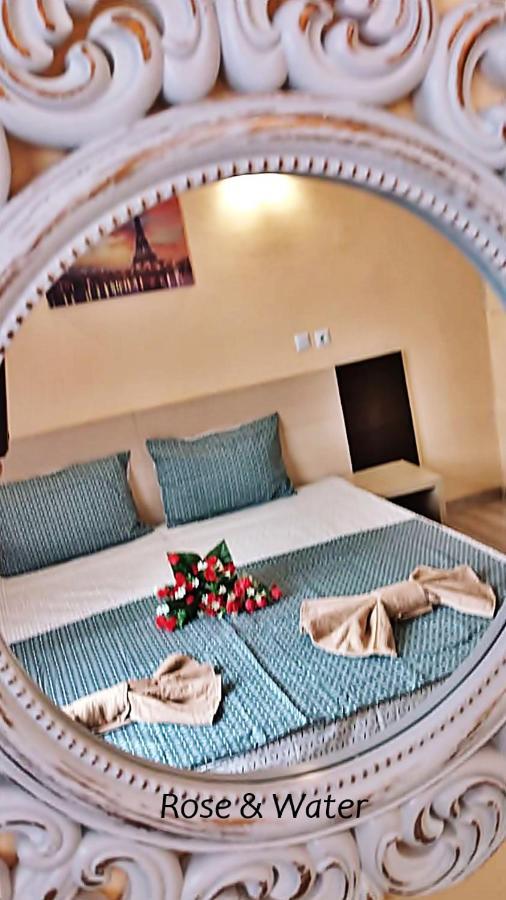 Rose & Water Guest House Pavel Banya Luaran gambar