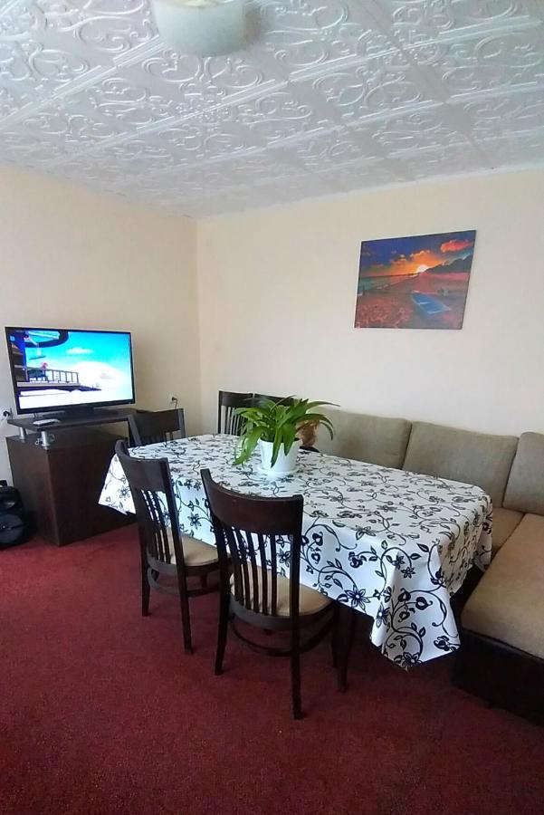 Rose & Water Guest House Pavel Banya Luaran gambar