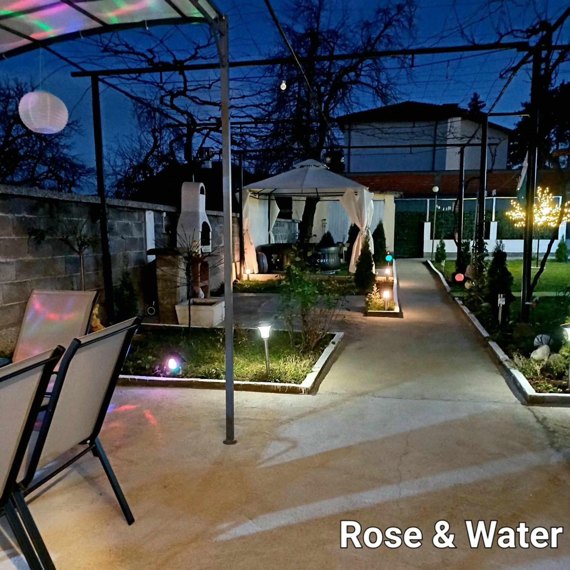 Rose & Water Guest House Pavel Banya Luaran gambar