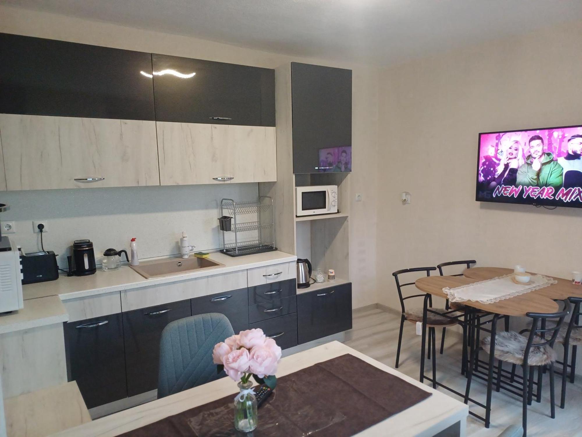 Rose & Water Guest House Pavel Banya Luaran gambar